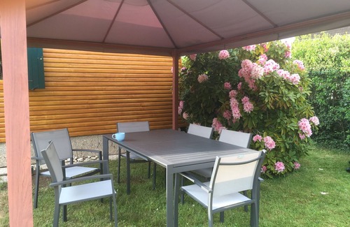 Villers-sur-Mer Ski Chalet | Normandy Near Deauville, 6-person apartment. private garden. swimming pool. Sea