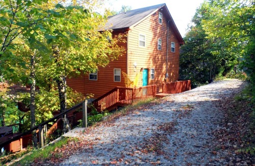 Flat Hollow Marina House | Norris Lake Butterfly Landing - Recently Updated 16 Guest Lakefront w Dock Home