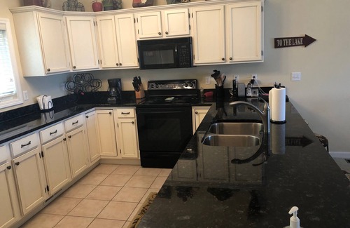 La Follette Condo | Norris Lake Penthouse At Deerfield with Boat Slip