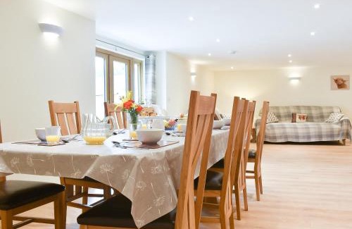 Broadwoodkelly House | North Barn
