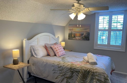 Holmes Beach Villa | North Beach Island Tree House 3 Bedroom Villa by Redawning