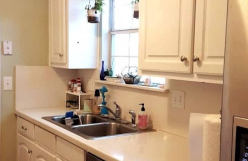 North Austin Civic Association House | North Central Comfort! Close to Downtown-UT-Domain-Q2 Stadium Pet-Kid Friendlyn