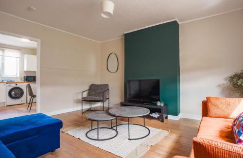 Clydebank Apartment | North Elgin Apartment