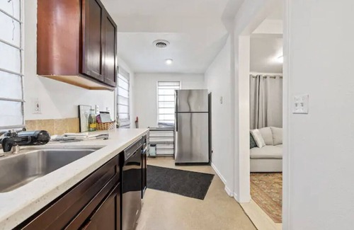 North End House | North End Cottage - Walking Distance to Hyde Park - Unbeatable Location