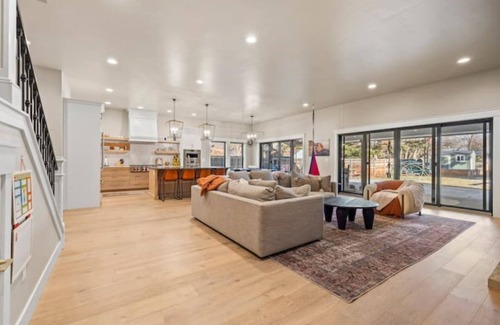 Sunset House | North End Family Friendly Home