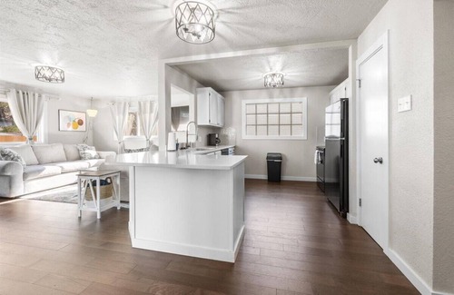Sunset House | North End Gem w/Hot Tub, Fast Wifi, GameRoom, Fire Pit