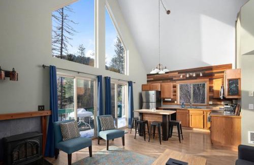 Columbia Falls House | North Fork Hideaway