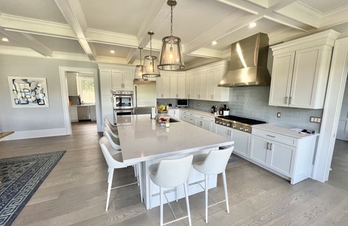 Peconic House | North Fork Waterfront 4-bedroom Home w/Pool & Dock