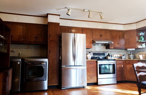 Cutchogue House | North Fork Wine Country, quiet tree lined street, 4 min walk to beach & bay