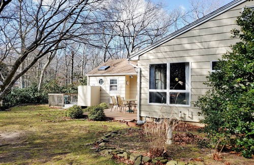Cutchogue House | North Fork Wine Country, quiet tree lined street, 4 min walk to beach & bay