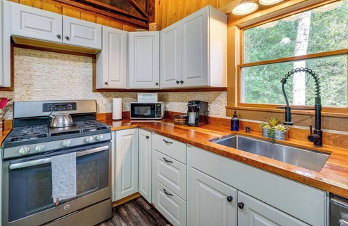North Haverhill Cabin | North Haverhill Cabin w/ Fire Pit & Grill!