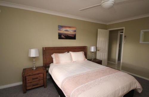 North Haven House | North Heaven Station