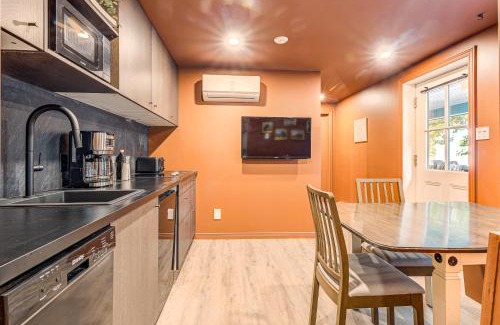 Vieux-Quebec-Cap-Blanc-colline Parlementaire Apartment | North House - Quebec City 2 Bedroom Treasure