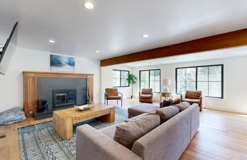 Carnelian Bay House | North Lake Adventure