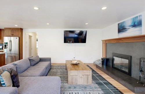Carnelian Bay House | North Lake Adventure
