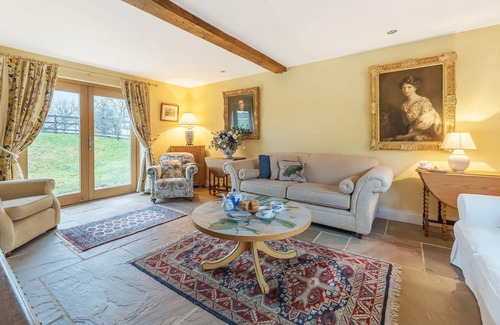Worlington Cottage | North Leigh Barn - a mkt - marketing that sleeps 4 guests in 2 bedrooms