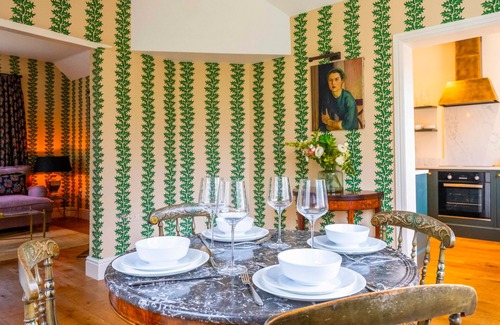 Reading House | North Lodge Luxury Accommodation