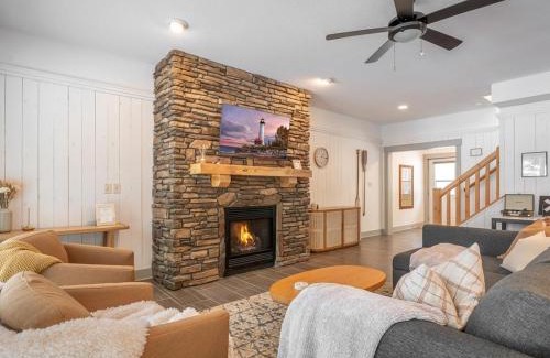 Breezy Point House | North Loon Cabin