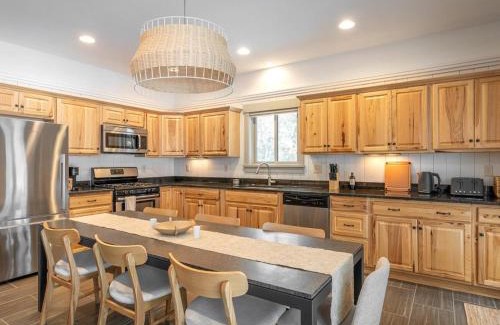 Breezy Point House | North Loon Cabin