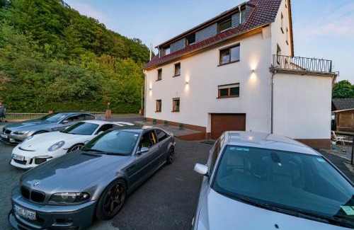 Adenau Apartment | North Loop Rooms