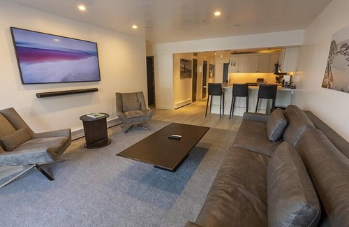 Downtown Apartment | North of Nell