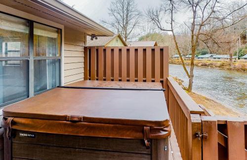 Sylva House | North River Views