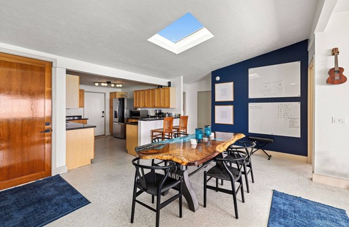 Waialua House | North Shore Beach House w/AC, Parking, WIFI, King Beds.