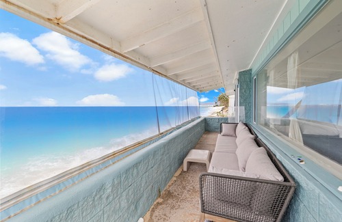 Waialua House | North Shore Beach House w/AC, Parking, WIFI, King Beds.