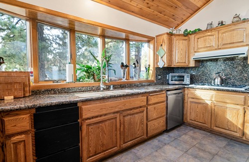 Fawnskin House | North Shore Lakefront - 6 Bedroom Lakefront - Game Room, Views, AC