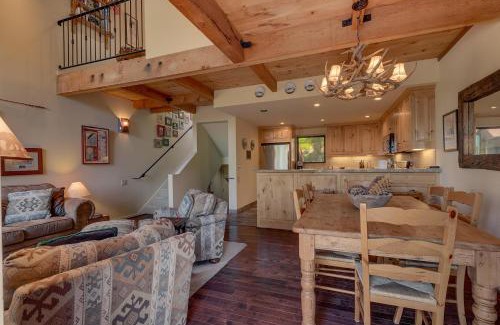 Lake Forest House | North Shore Lakeside Condo #8 by Tahoe Getaways - Updated 3 Story Condo Near Palisades Resort w HOA!