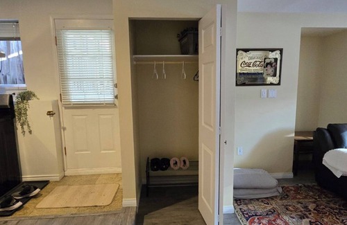 District of North Vancouver Apartment | North Vancouver 3 bedroom unit