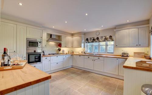 Burrington House | Northcote Lodge