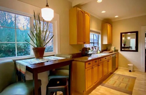 North End House | Northend Bungalow in Historical District