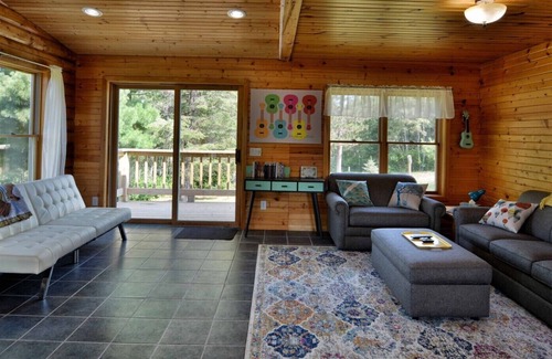 Solon Springs Cabin | Northern Aloha – Barnes | 1 Bed, 1 Bath