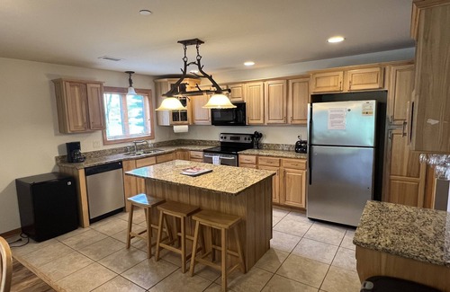 Arkdale Condo | Northern Bay - 4 bed on Castle Rock Lake, Kayaks and Paddle Boards Included