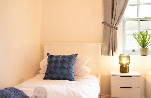 Seahouses House | Northern Hideaways, Eider Cottage