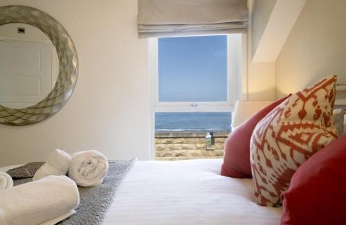 Seahouses House | Northern Hideaways, Seascape