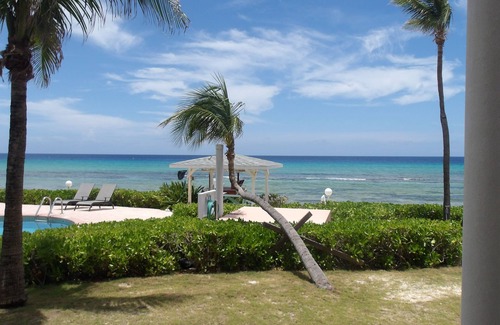 North Side Condo | Northern Lights # 9 Spacious 3 Bd/3+ Bath Beachfront on Snorklers Paradise