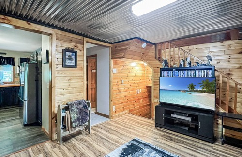 Northeast Somerset House | Northern Nights Retreat (Direct ATV Access!)