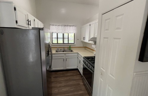 Fort Wayne House | Northern Oasis! Large, 3 bed+ in N Fort Wayne