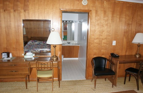 Upper Village Hotel | Northern Peaks Motor Inn