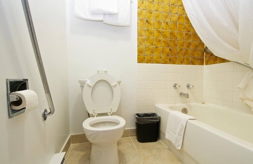 Algoma District Hotel | Northlander Motel