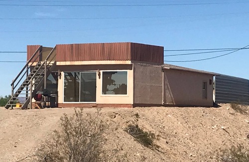 Yuma House | Northshore Getaway, lake view, private docks. Add'l rental next door #2331962