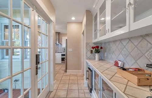 Historic Old Northeast Bed & Breakfast | Northshore Room at ONE Inn, steps to Downtown St. Pete: Ideal for all guests!