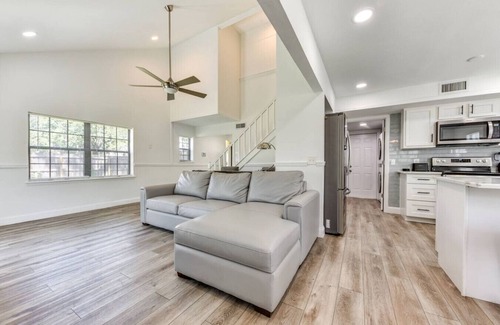 Northside House | Northside Nest|Fenced|Ports|Pet