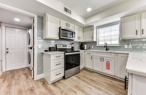Northside House | Northside Nest|Fenced|Ports|Pet