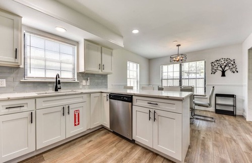 Northside House | Northside Nest|Fenced|Ports|Pet