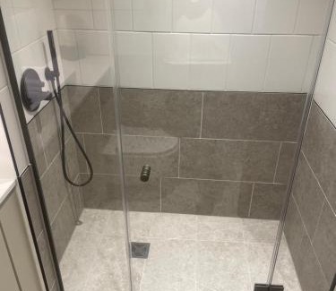 Dudden Hill Hotel | Northwest Apartment