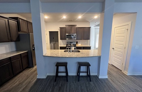 Normal House | Northwest Huntsville 4 Bedroom House with Parking
