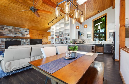 Coupeville House | Northwest-style cabin with stunning ocean views & nearby beach access